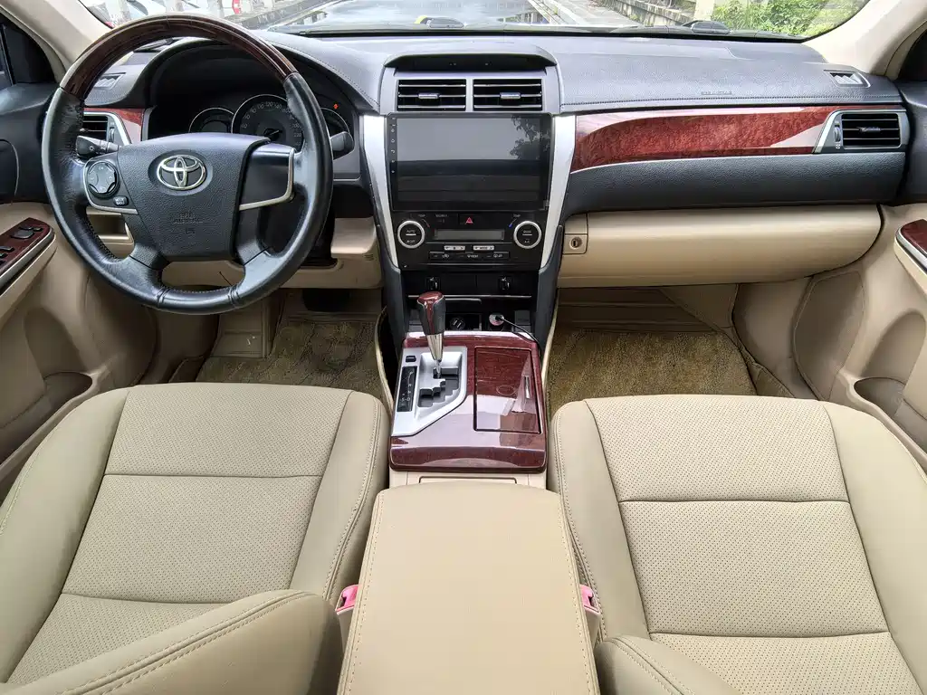 Toyota Camry 2013 2.0G Comfort