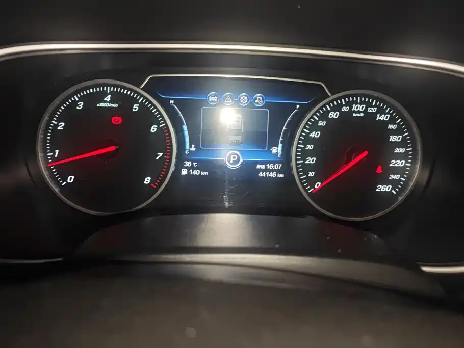 Hongqi Hongqi H5 — миниатюра 14