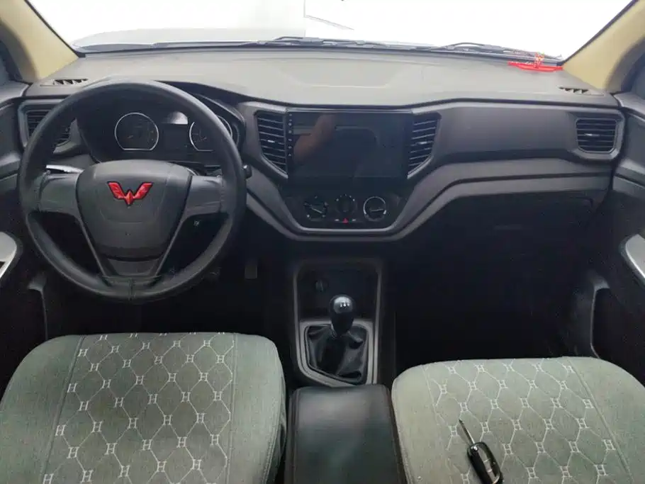 Wuling Hongguang V — миниатюра 12