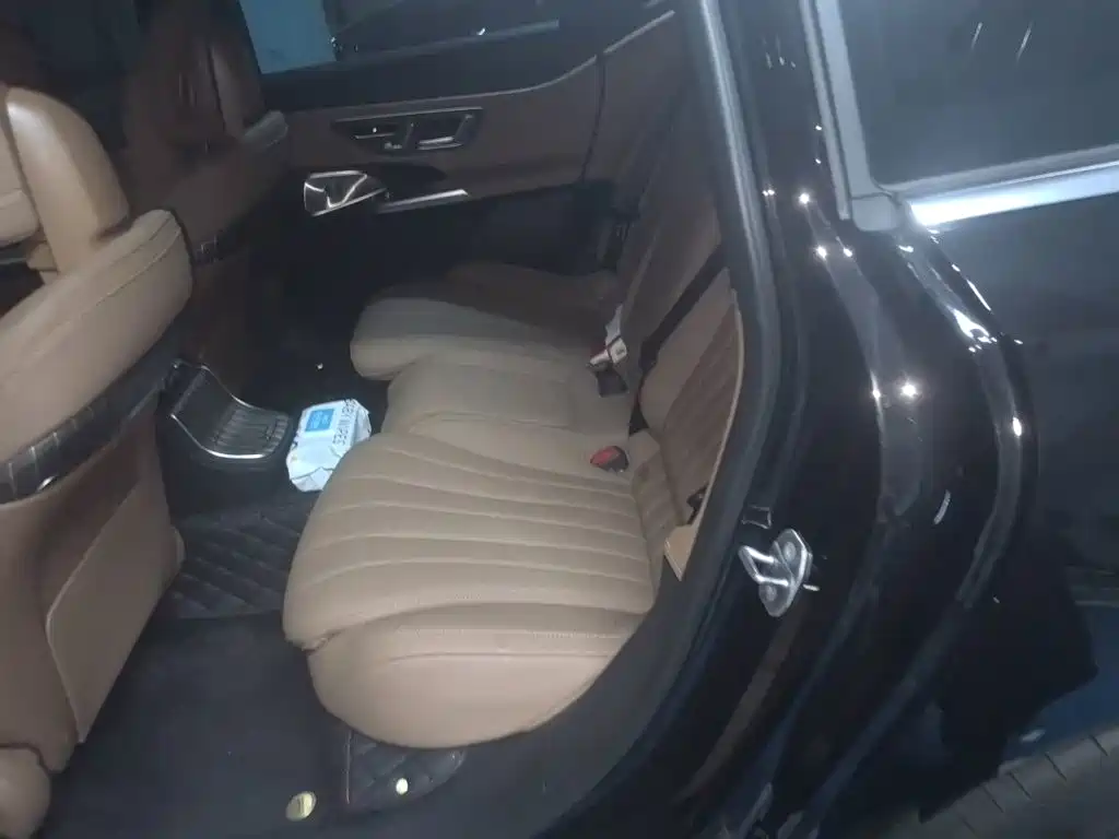 Mercedes-Benz E-Class — миниатюра 15