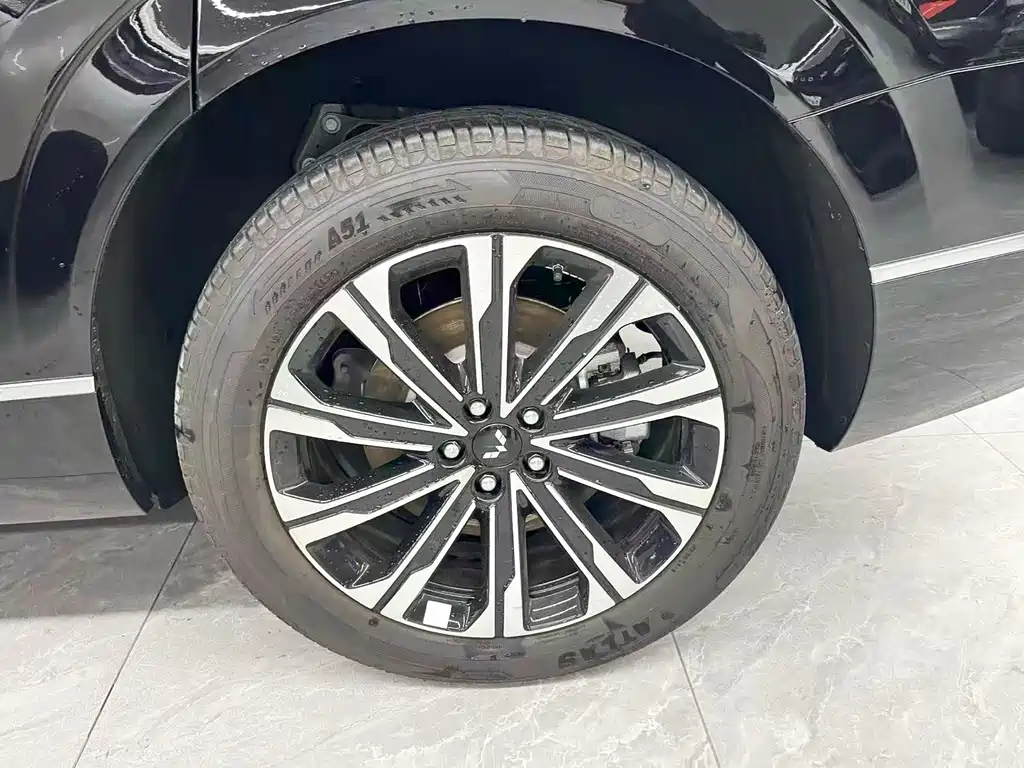Wuling Xingguang L — миниатюра 24