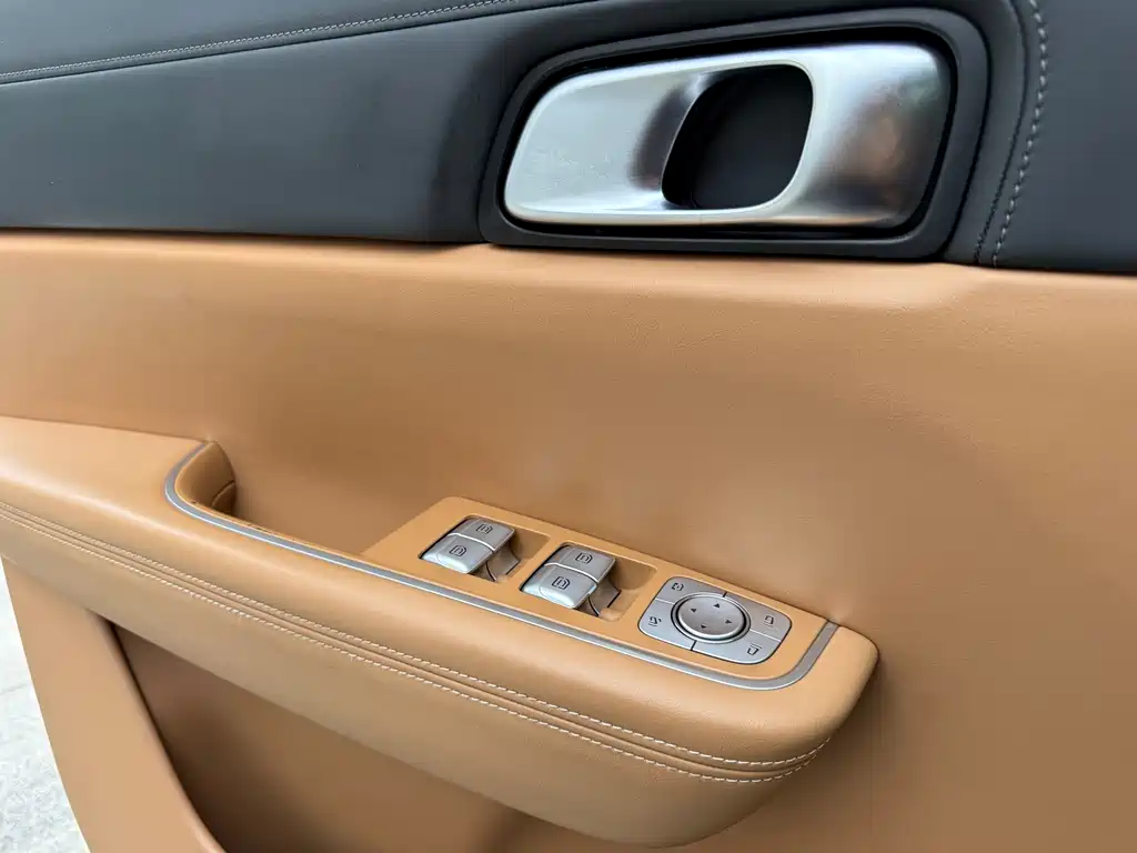 Li Auto Li ONE — миниатюра 18