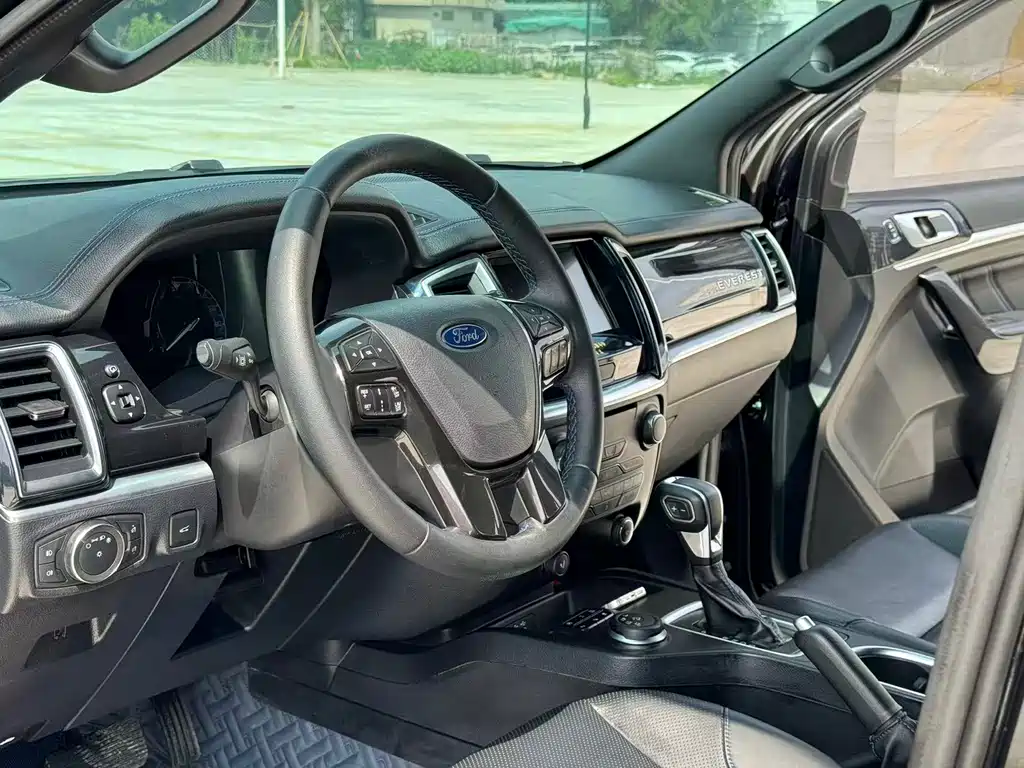 Ford Everest 2020 Sport 2.3T AT Flagship 7 мест