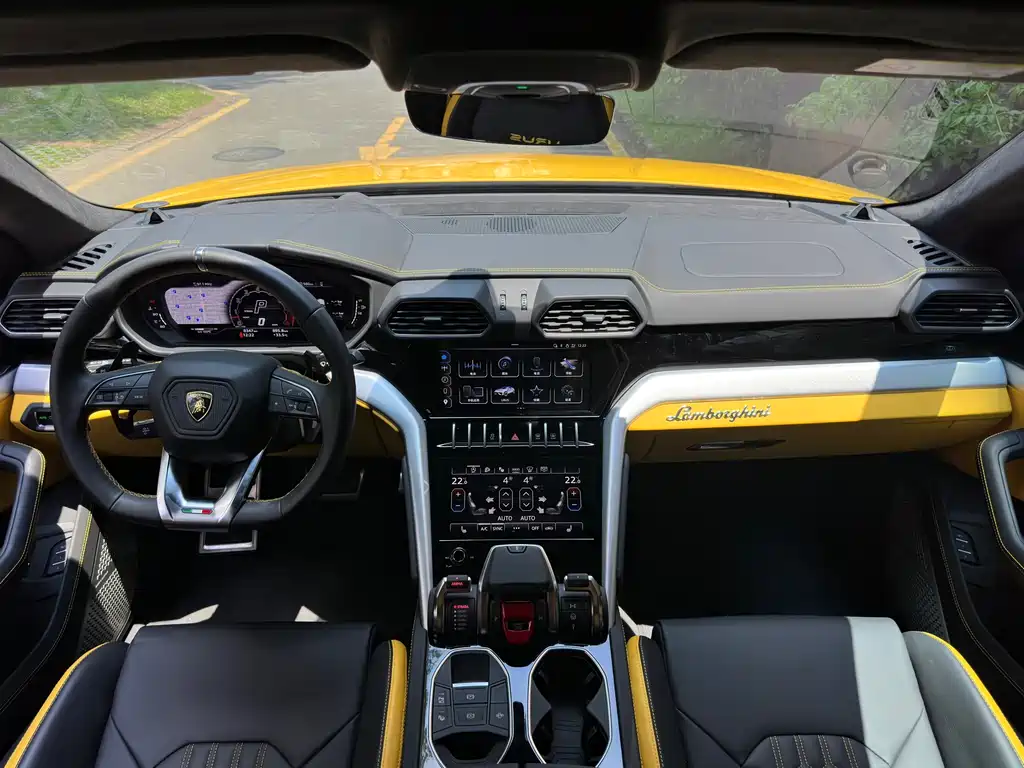Lamborghini Urus — миниатюра 8