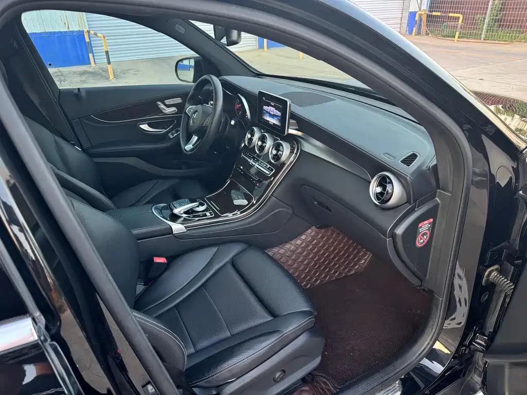 Mercedes-Benz GLC 2017 GLC 260 4MATIC Luxury