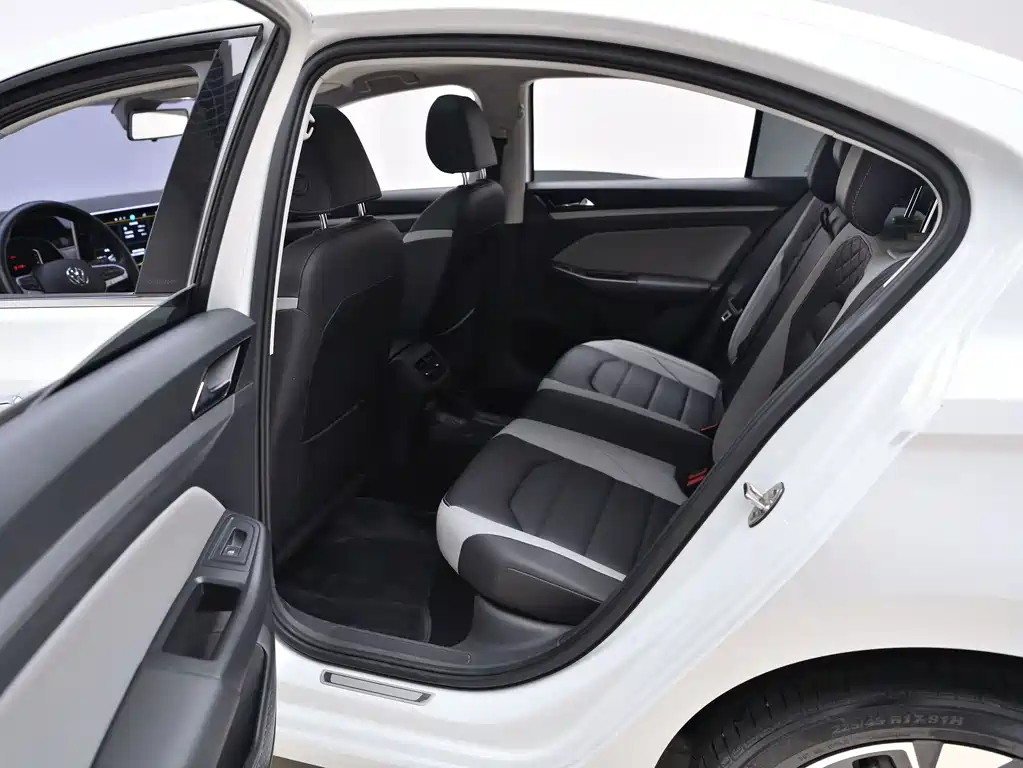 Volkswagen Bora — миниатюра 12