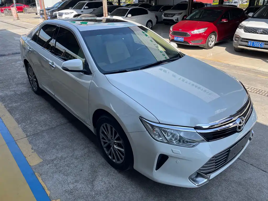 TOYOTA CAMRY