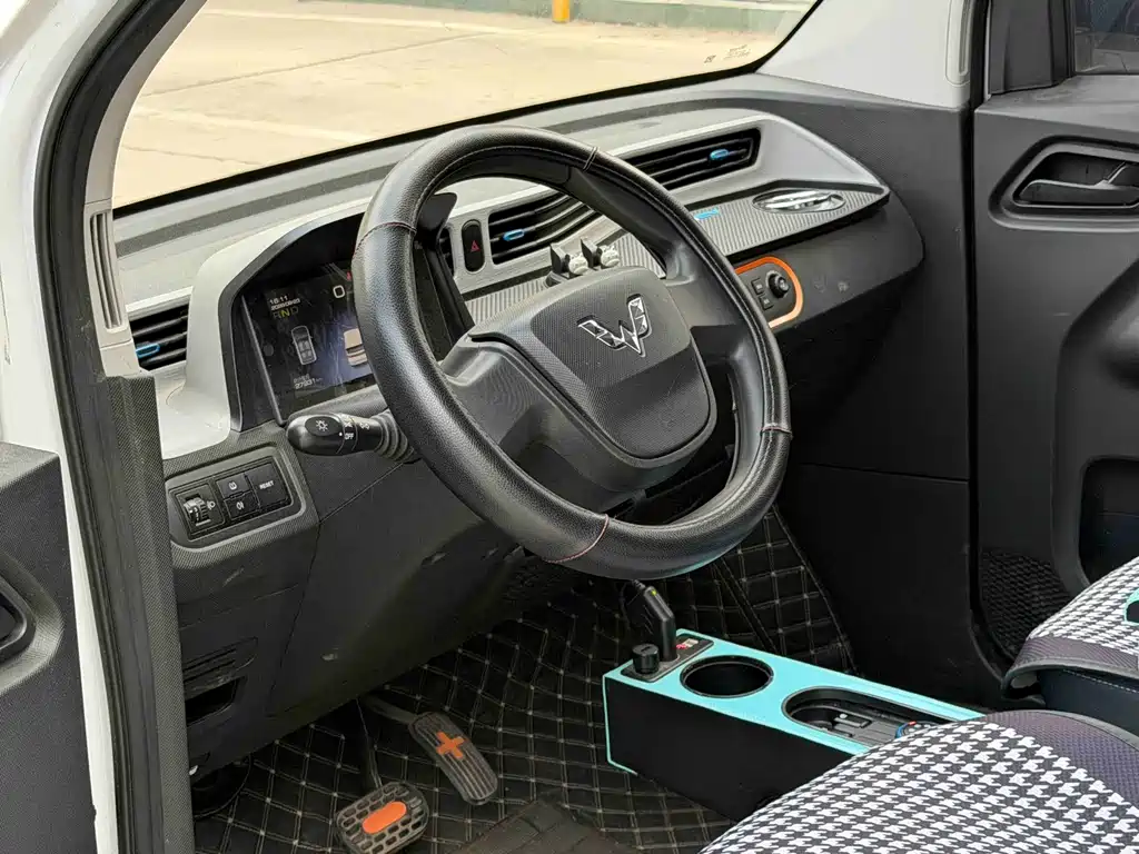 Wuling MINIEV — миниатюра 5