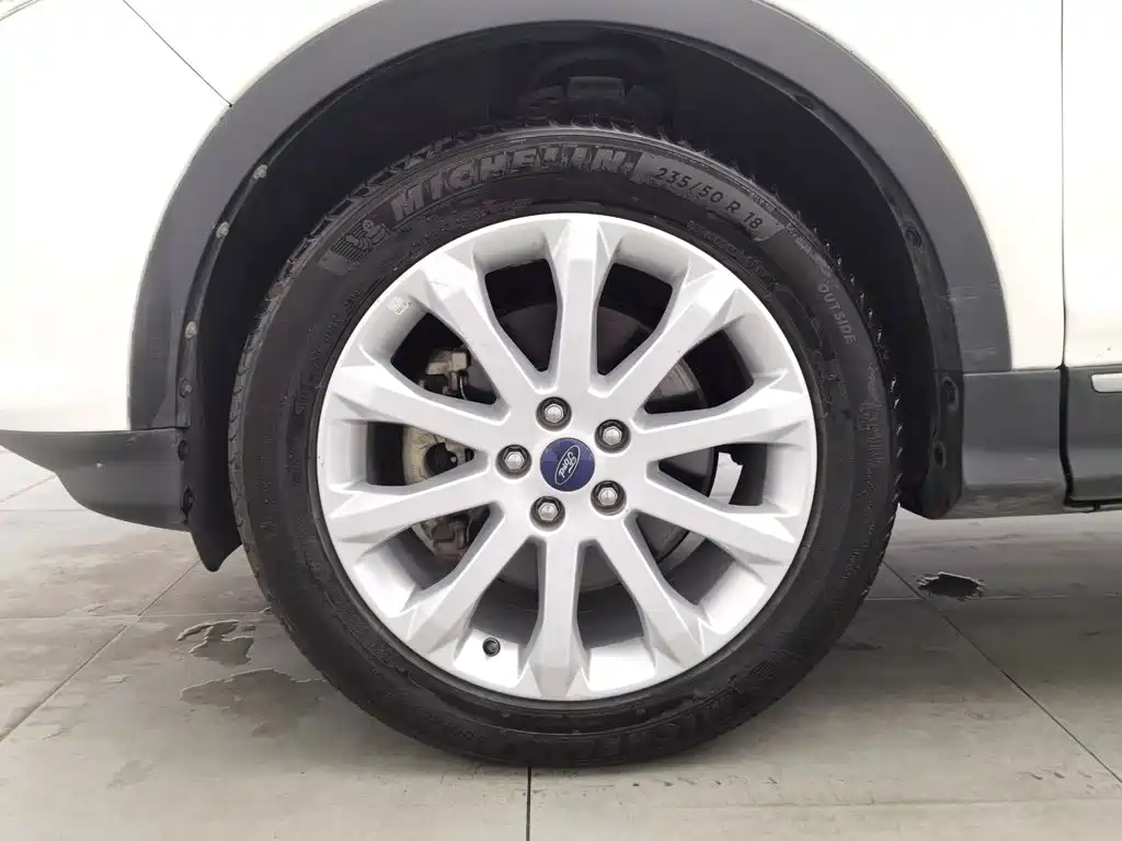 Ford Kuga — миниатюра 17