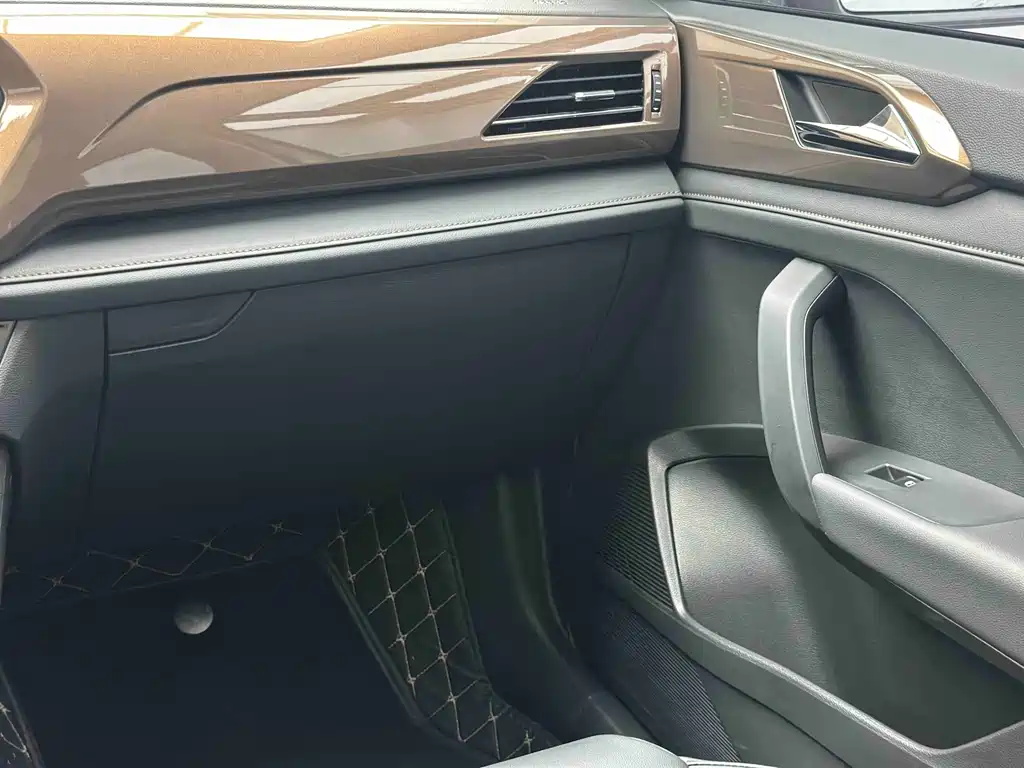 Volkswagen Tharu — миниатюра 18