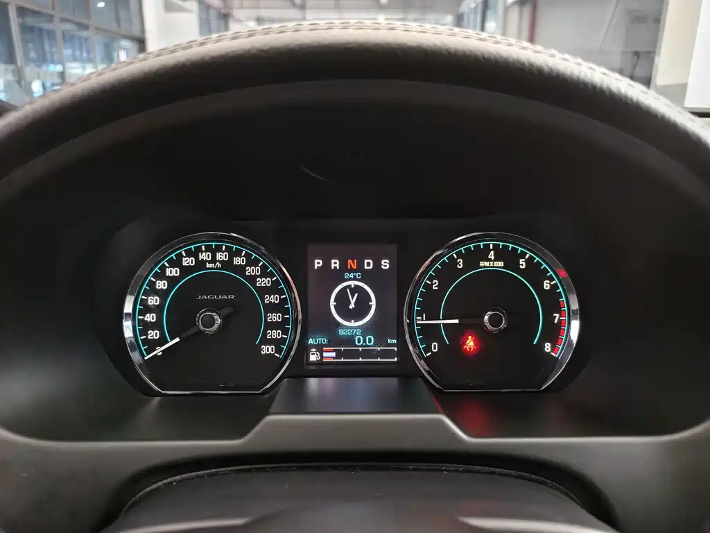 Jaguar XF — миниатюра 15