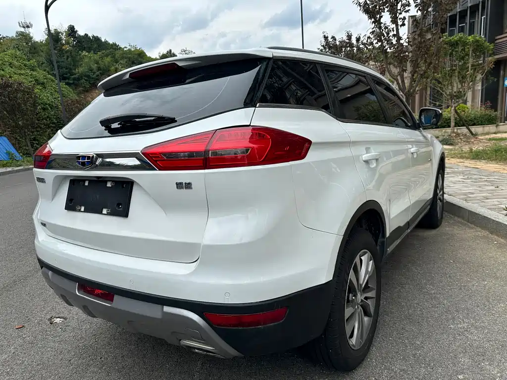 Geely Boyue — миниатюра 13