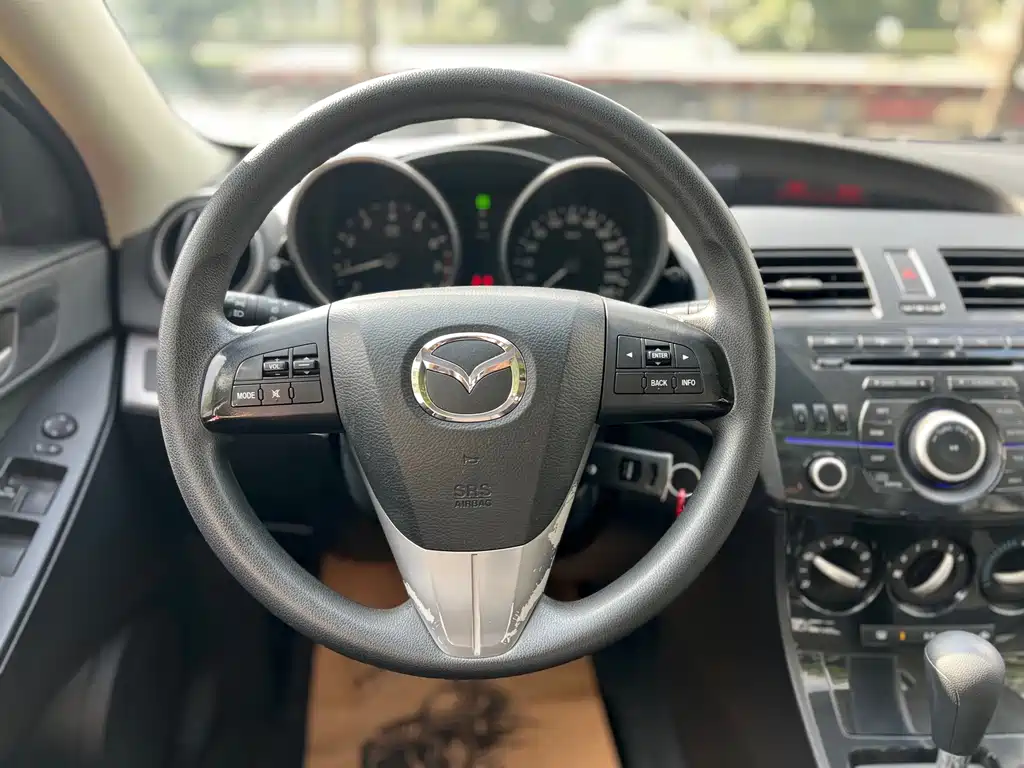 Mazda 3 Xingcheng — миниатюра 11