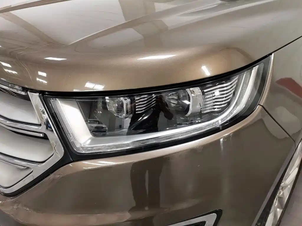 Ford Edge — миниатюра 7
