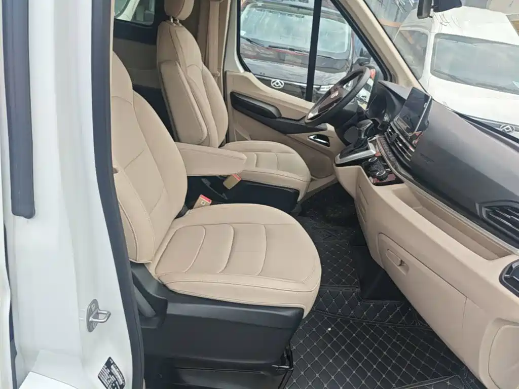 MAXUS 新途EV90 — миниатюра 25