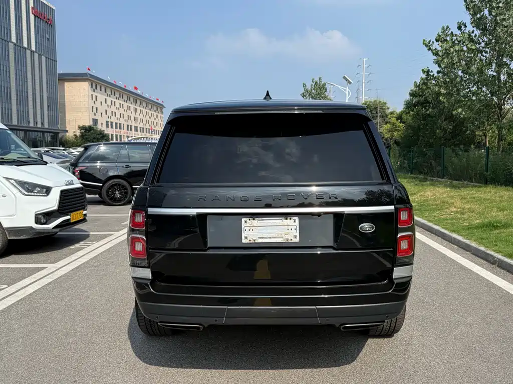 Land Rover Range Rover — миниатюра 4