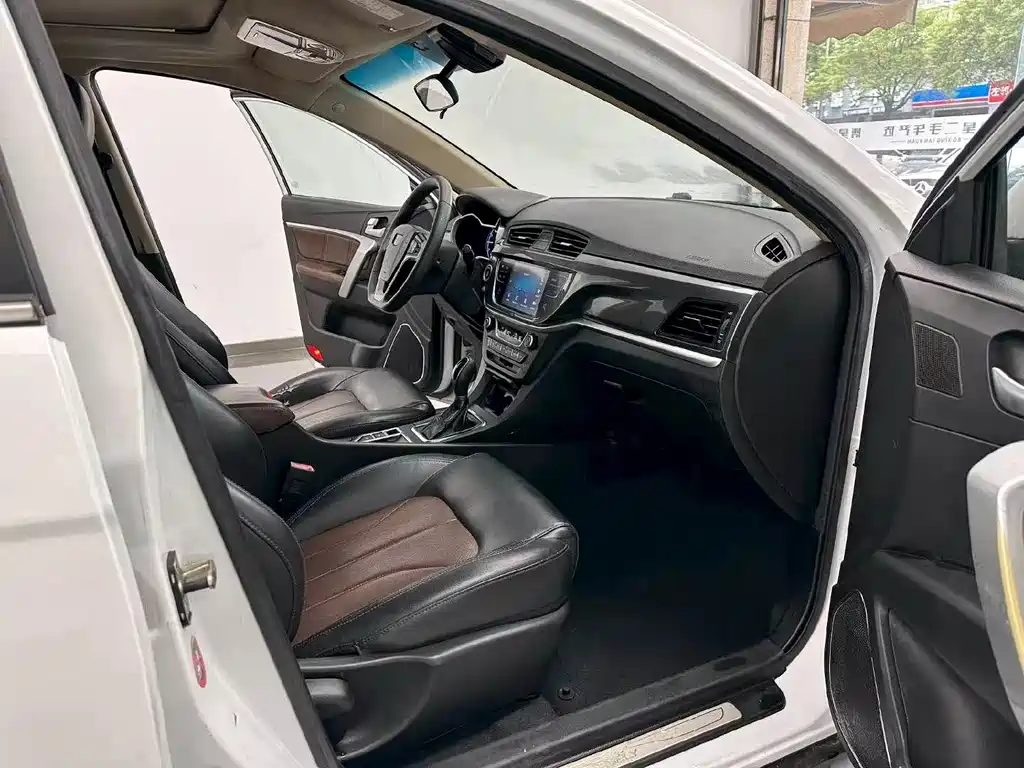 Geely Emgrand — миниатюра 4