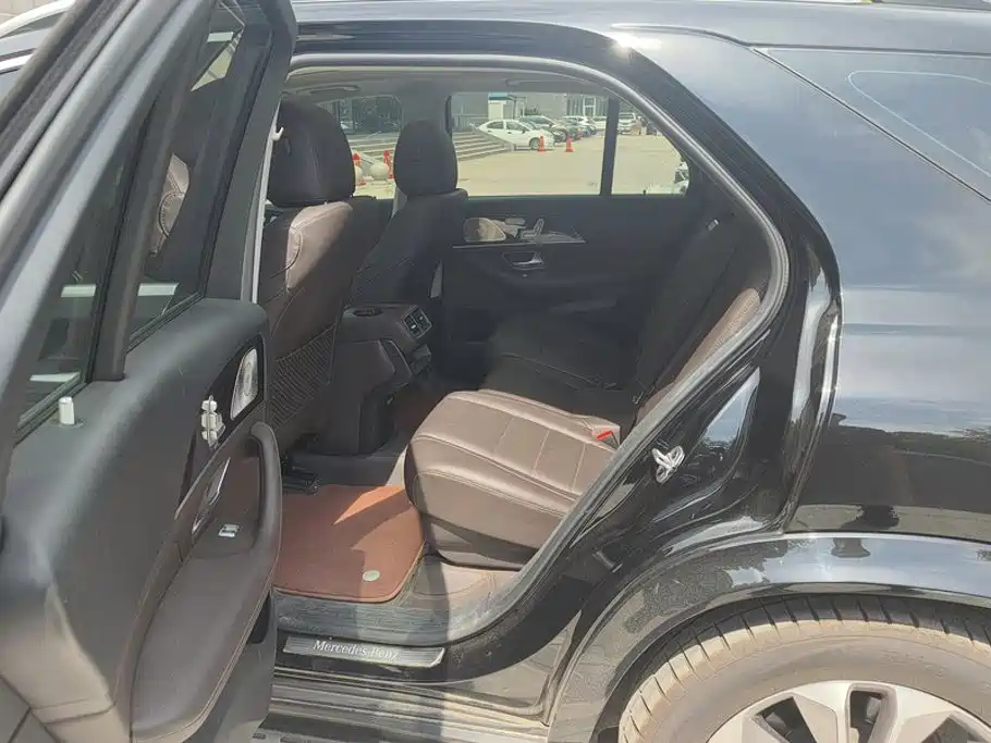 Mercedes-Benz GLE (Import) — миниатюра 11