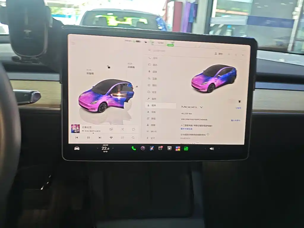 Tesla Model Y — миниатюра 13
