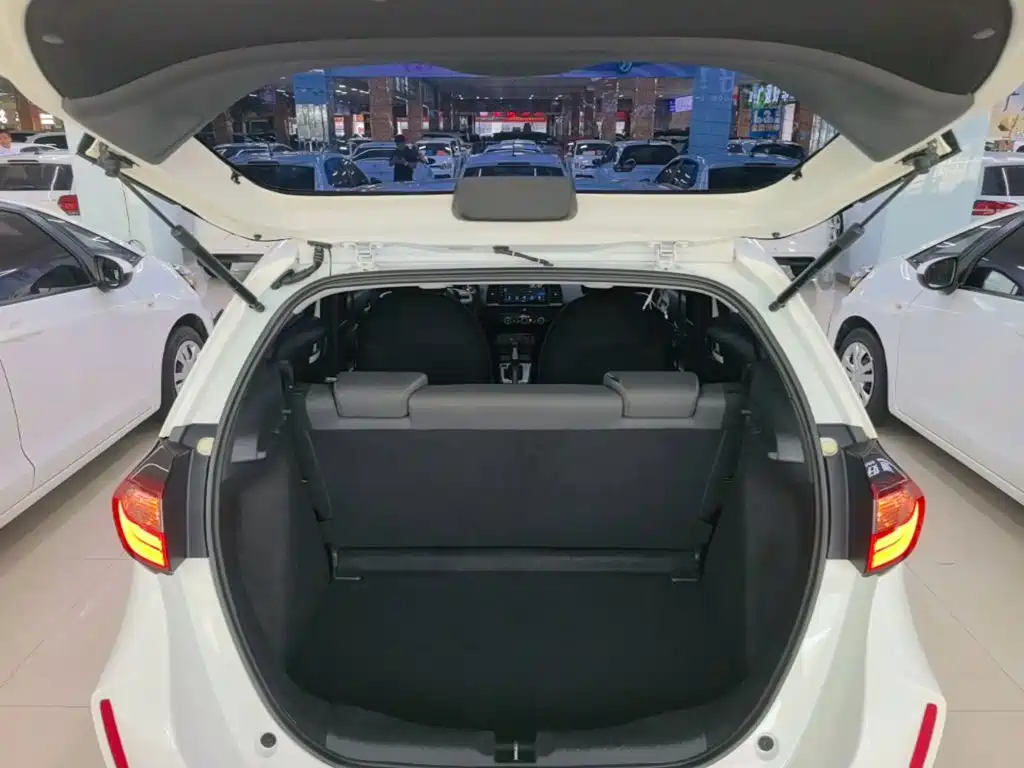 Honda Fit — миниатюра 19