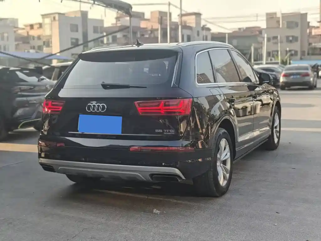 Audi Q7 — миниатюра 9