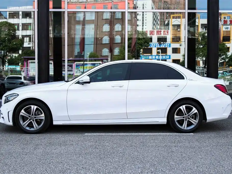 Mercedes-Benz C-Class — миниатюра 3