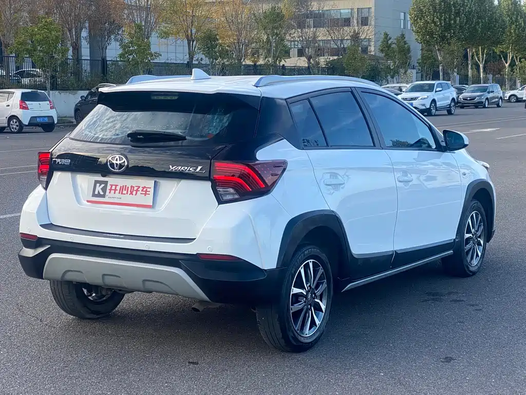 Toyota Yaris L — миниатюра 8