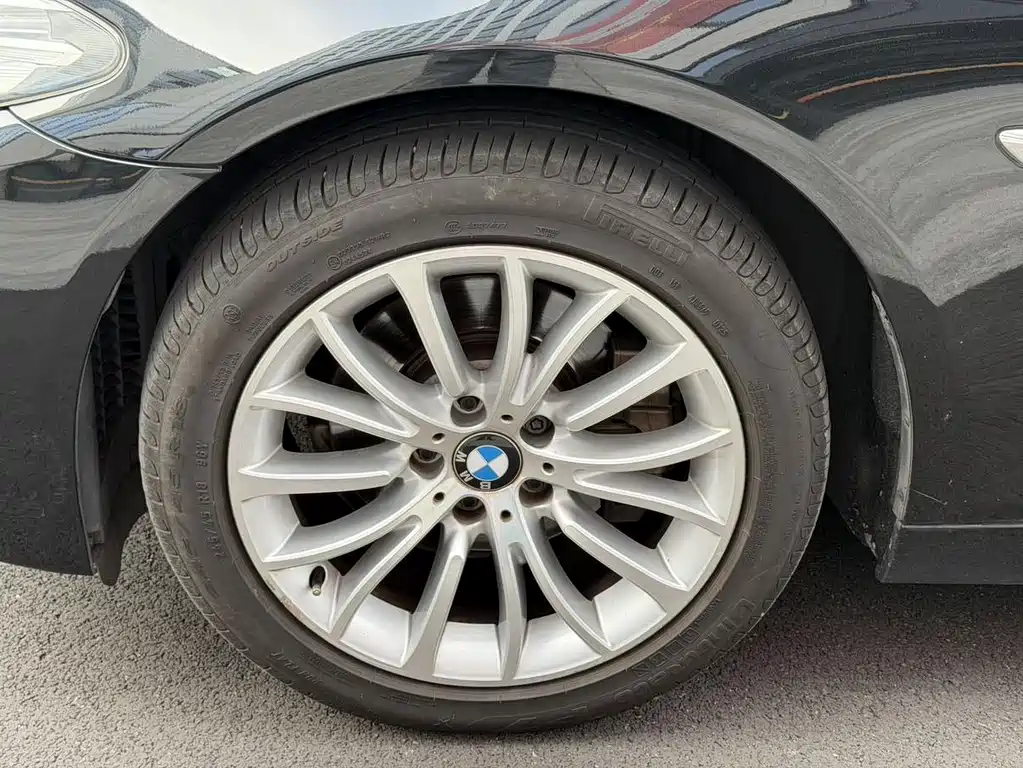 BMW 5 Series — миниатюра 15