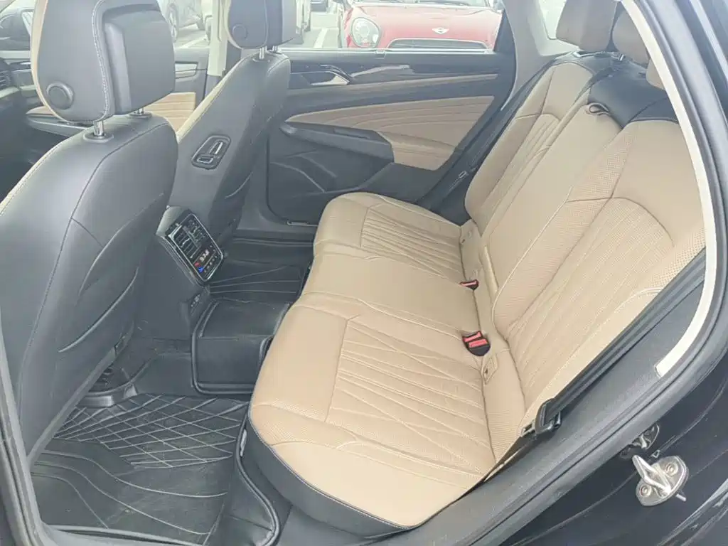 Volkswagen Passat — миниатюра 17