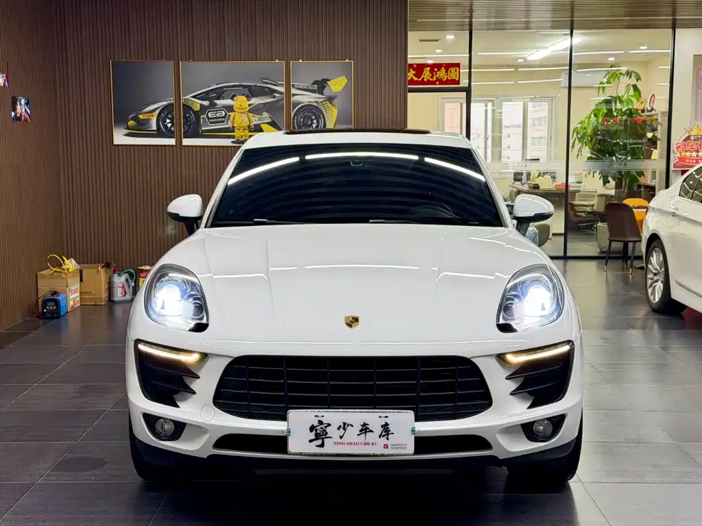 Porsche Macan — миниатюра 3