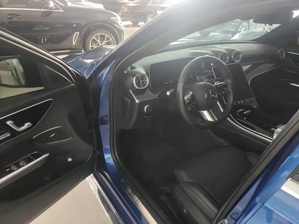Mercedes-Benz C-Class — миниатюра 16