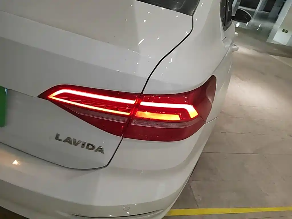 Volkswagen Lavida — миниатюра 8