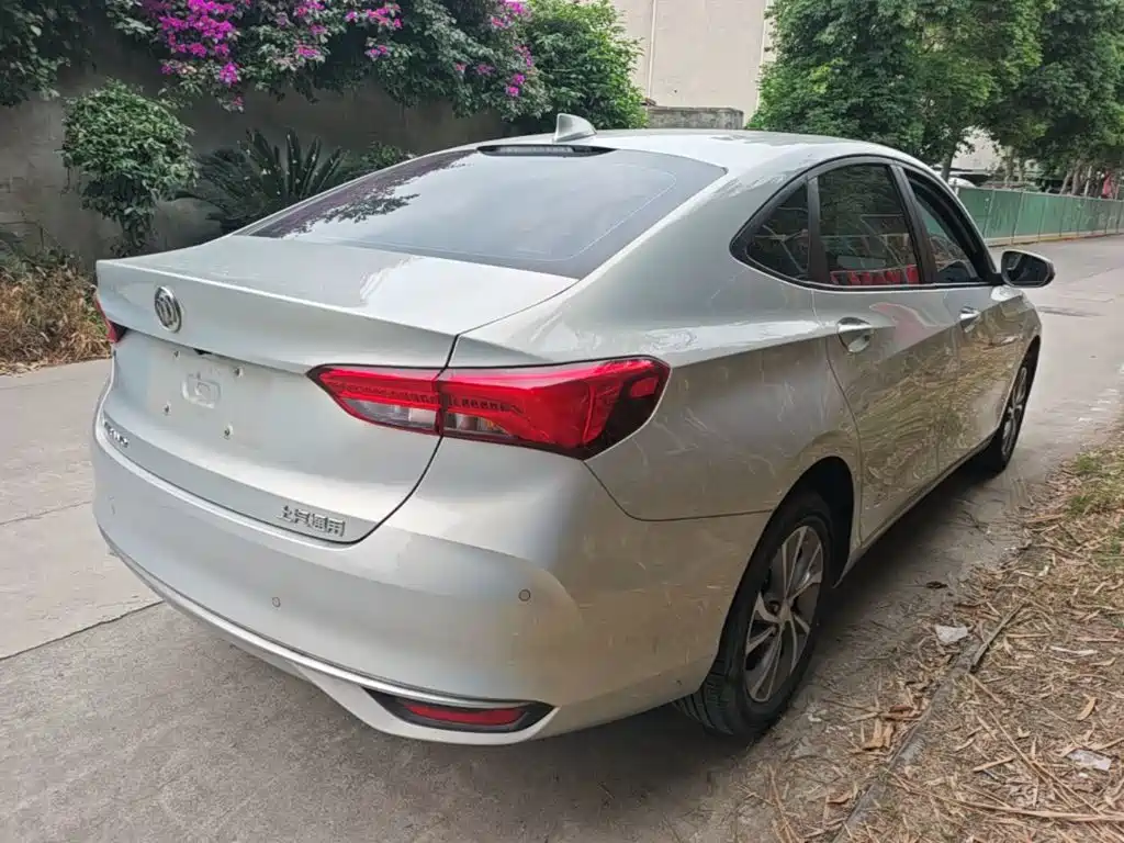 Buick Verano — миниатюра 7