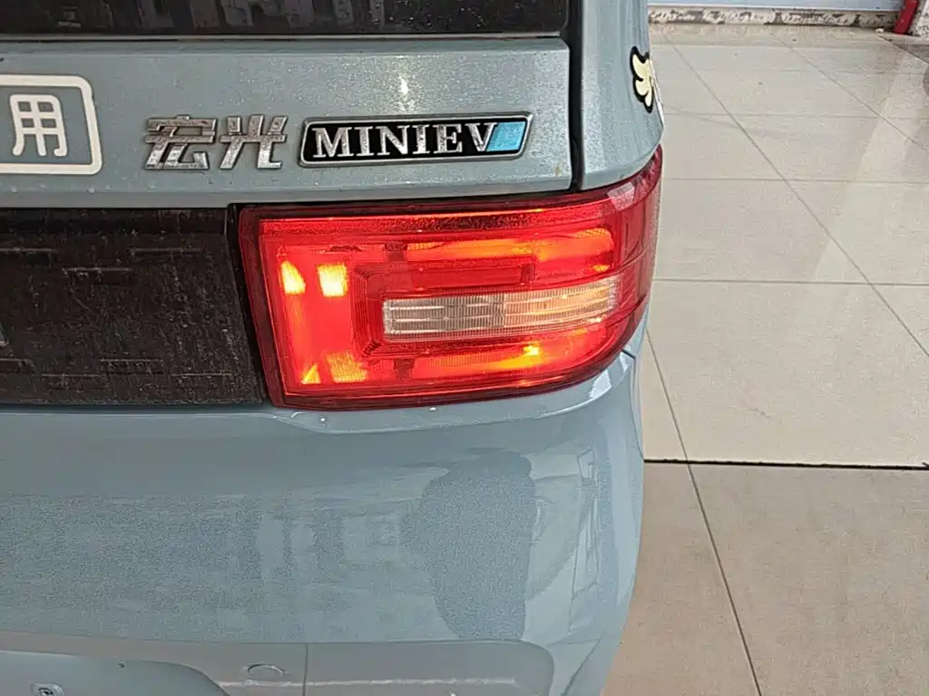 Wuling MINIEV — миниатюра 8
