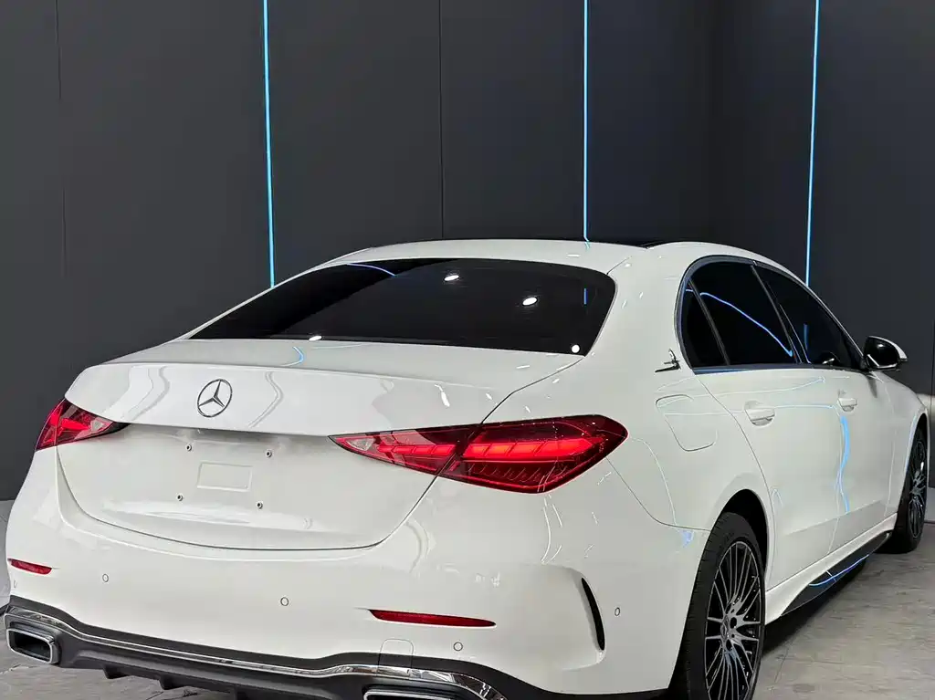 Mercedes-Benz C-Class — миниатюра 6