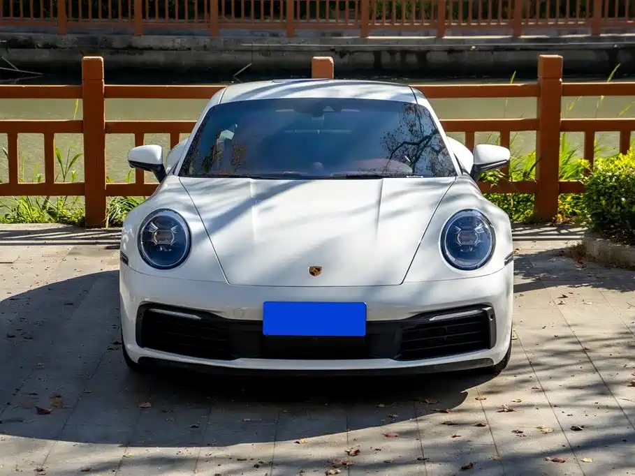PORSCHE 911