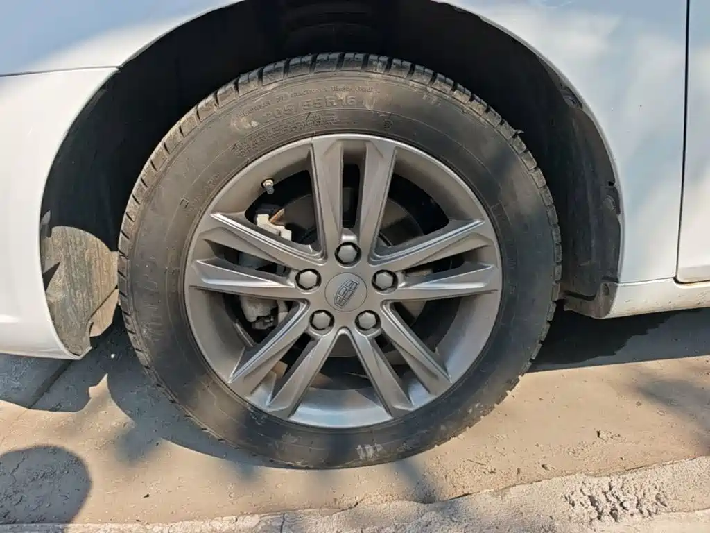 Geely Emgrand — миниатюра 23