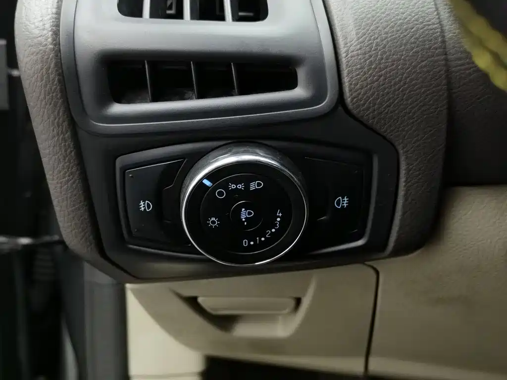 Ford Focus — миниатюра 21
