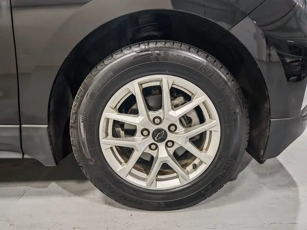 Chevrolet Equinox — миниатюра 17
