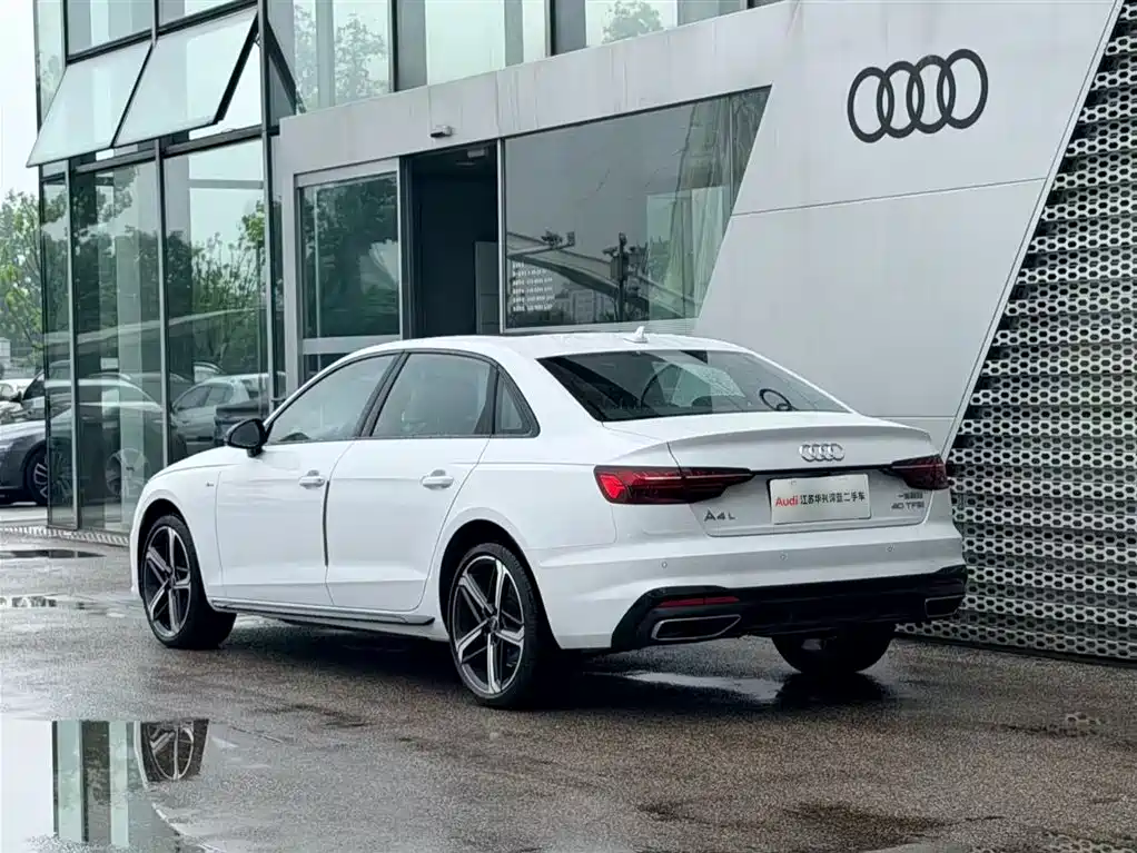 Audi A4L 2025 200 Enjoy 40 TFSI Luxury