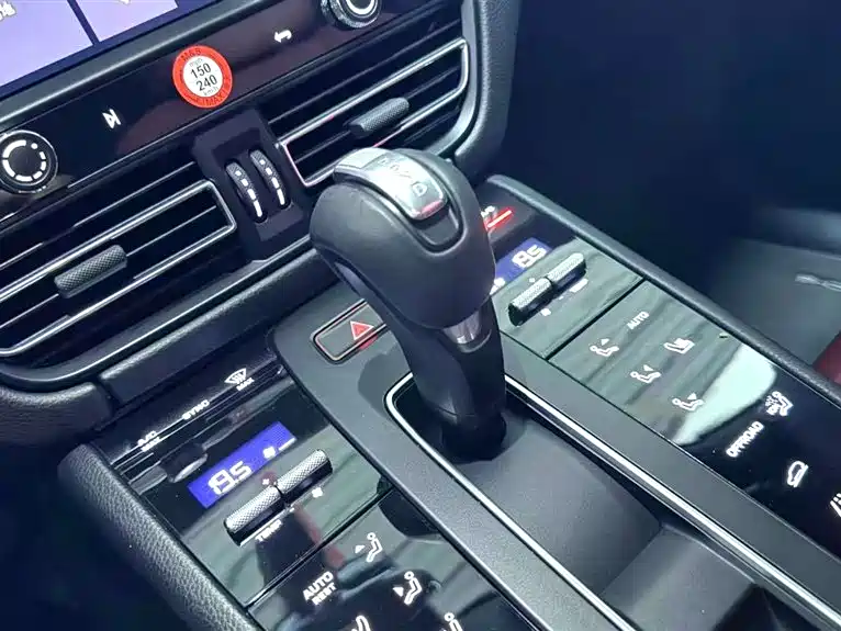 Porsche Macan — миниатюра 9