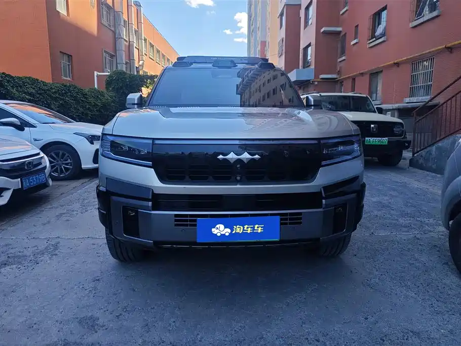 Fangchengbao Leopard 8 8 2025 Flagship 6 мест
