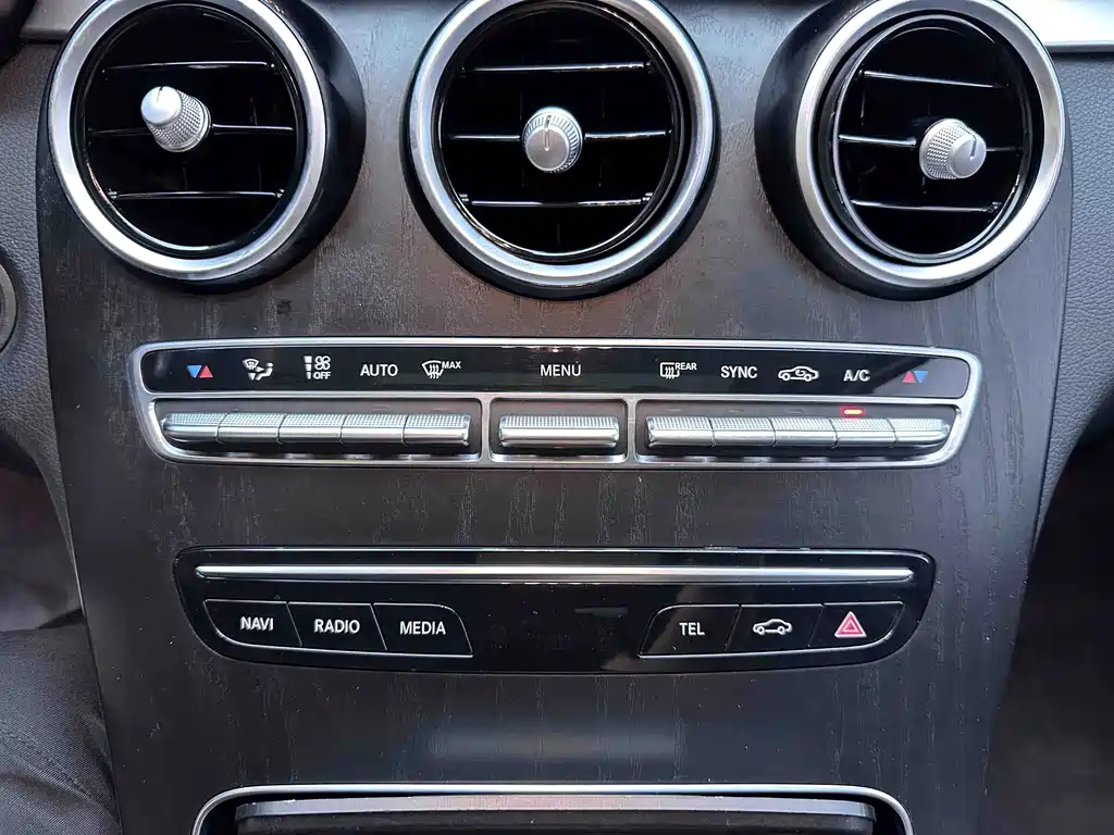 Mercedes-Benz C-Class — миниатюра 12