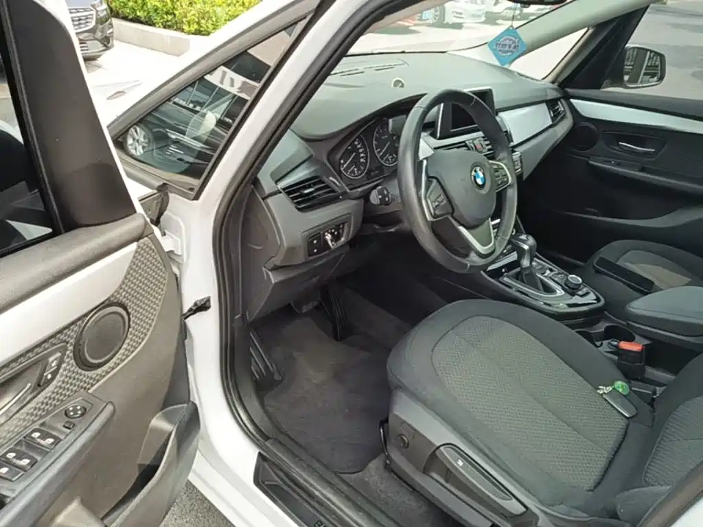 BMW 2 Series Active Tourer — миниатюра 16
