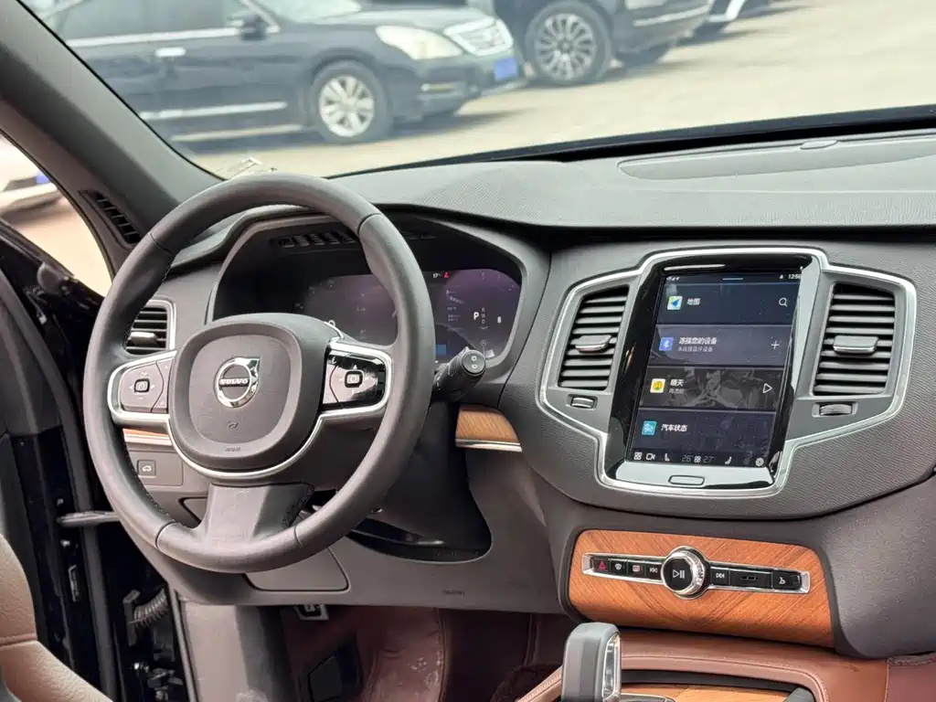 Volvo XC90 2024 B5 Luxury 5 мест