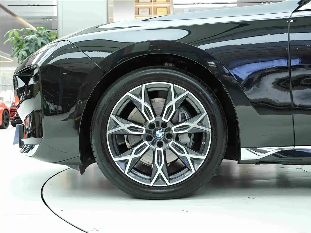 BMW 7 Series — миниатюра 20