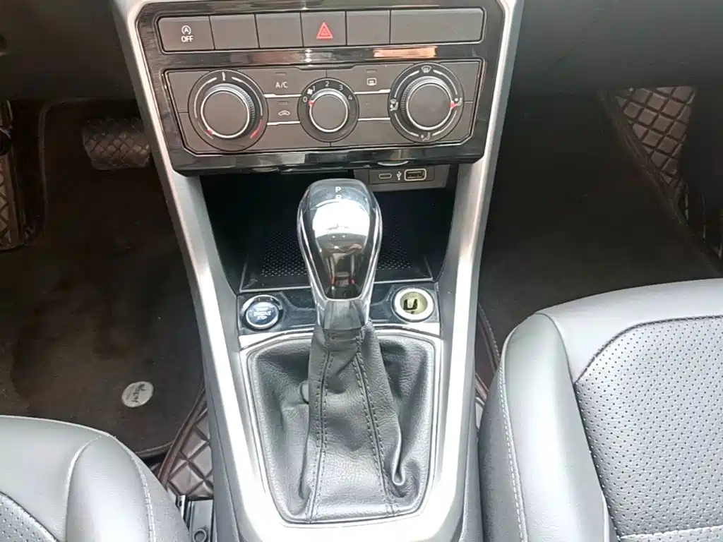 Volkswagen T-Cross — миниатюра 14