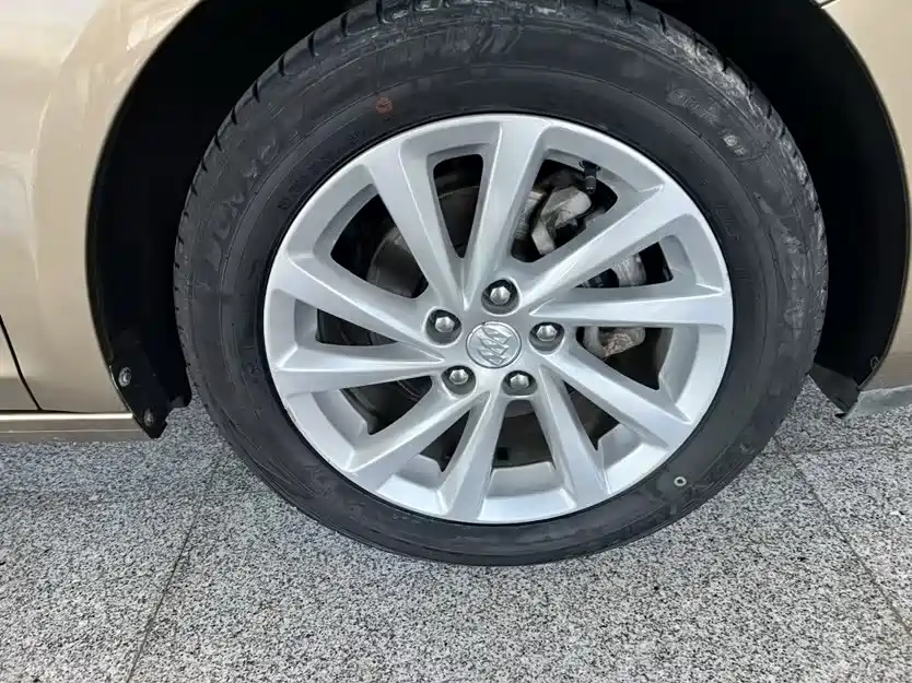 Buick Verano — миниатюра 16