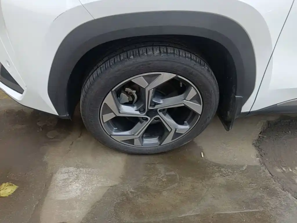 Geely Boyue L — миниатюра 23
