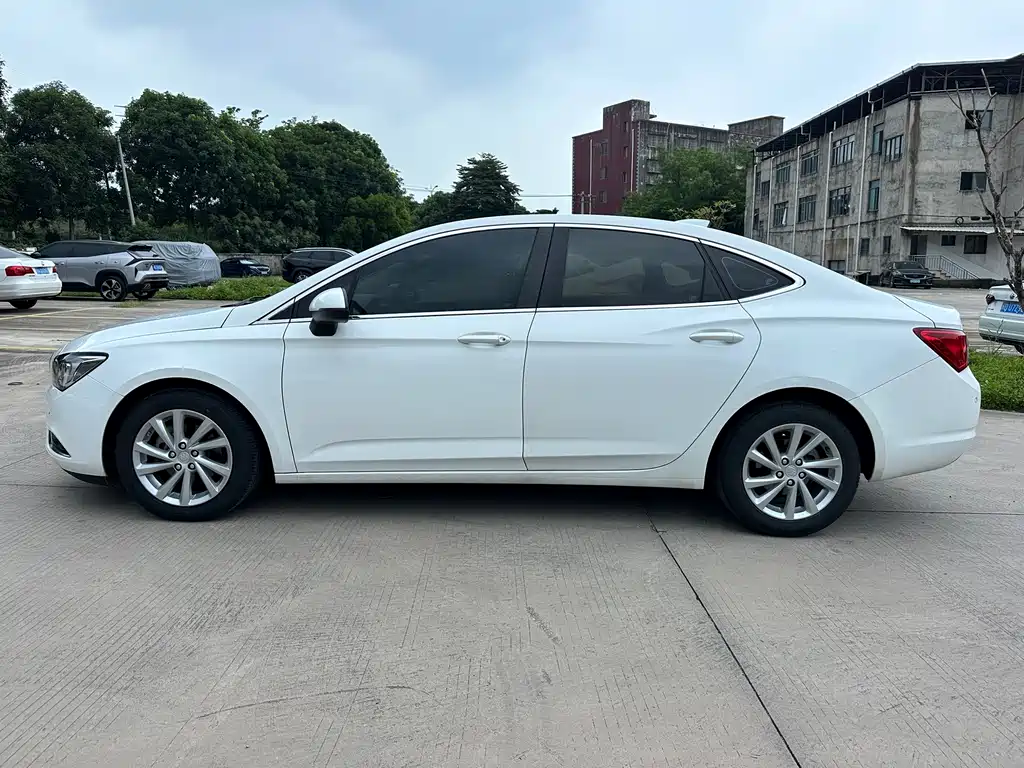Buick Verano — миниатюра 4